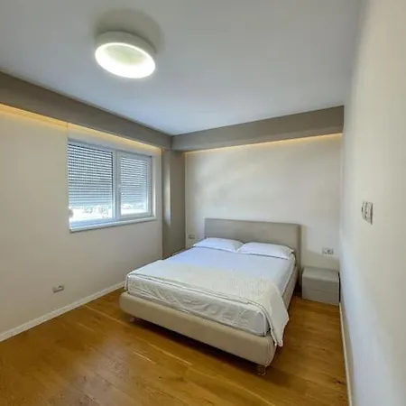 Elektra Apartment *