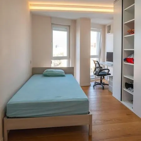 Elektra Apartment